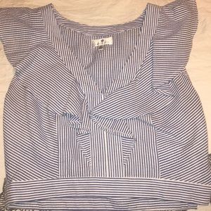 Semi crop sleeveless top